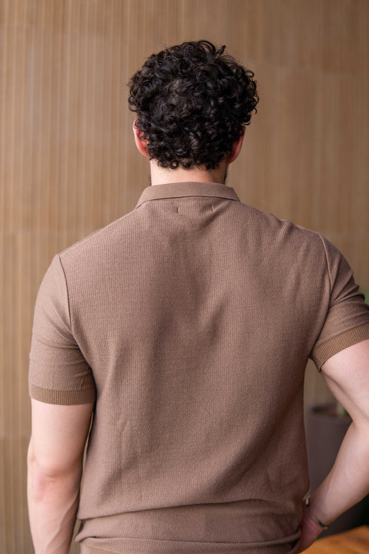 POLO TRICOT DECOTE V MARROM