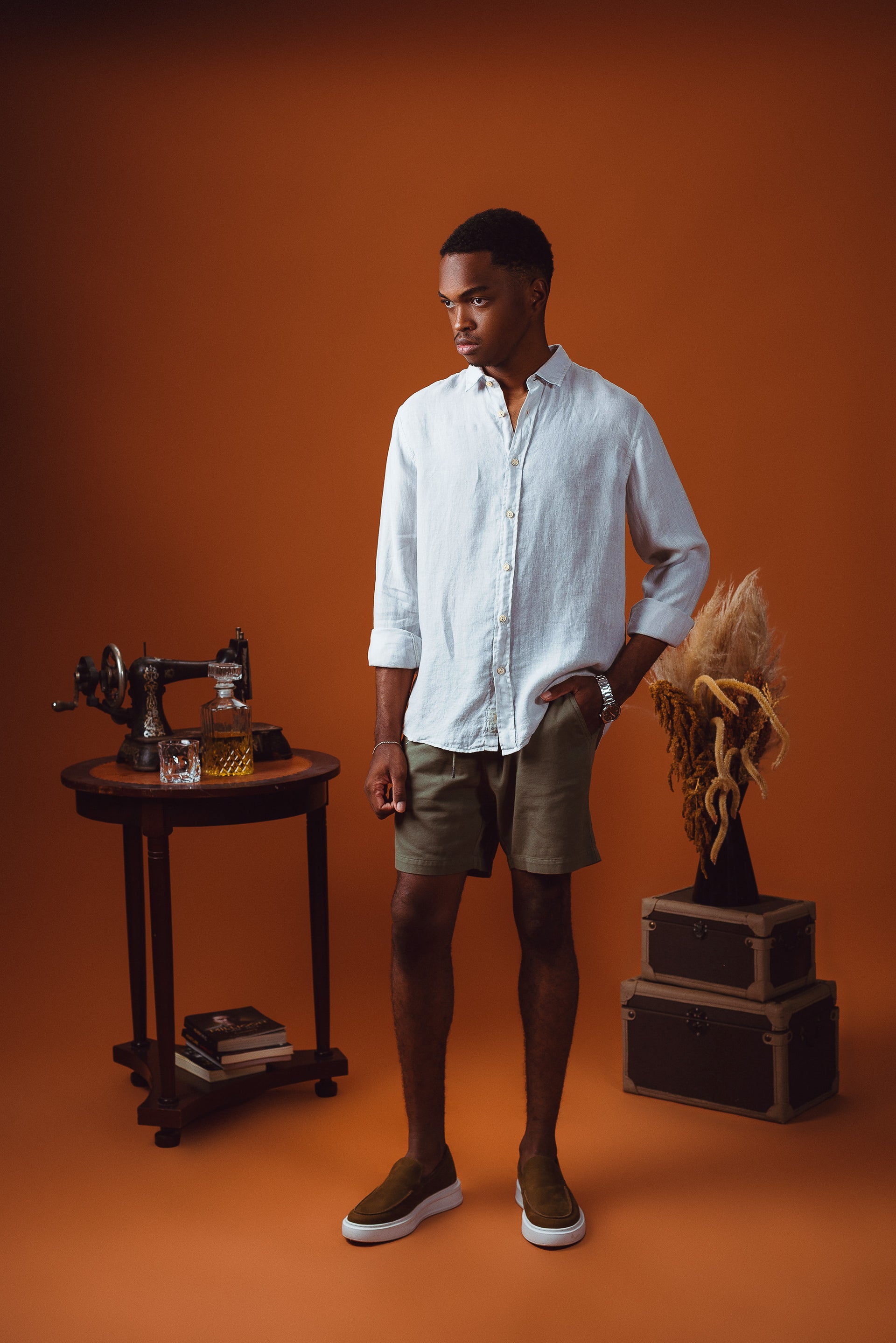 SHORTS CHINO CONFORT COR VERDE OLIVA