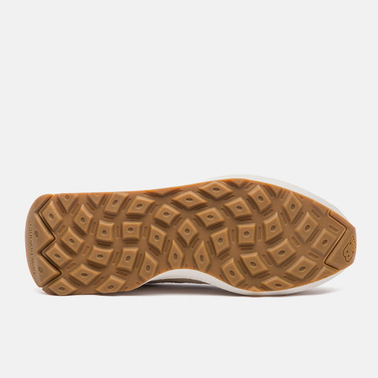 TENIS NEW BALANCE 370V1 - UNISEX - BEGE/MROM