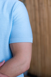 POLO TRICOT DECOTE V AZUL CLARO