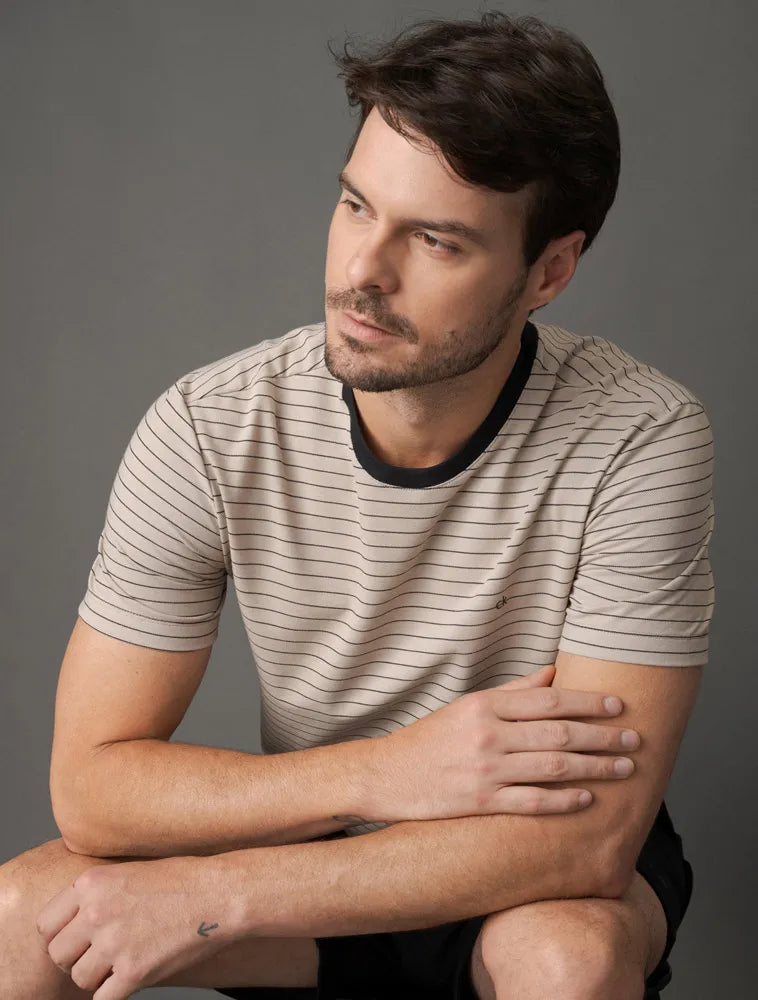 CAMISETA MC CK MASC PIQUET LISTRADO SILK OFF WHITE