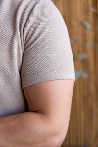 T-SHIRT TEXTURIZADA COR BEGE