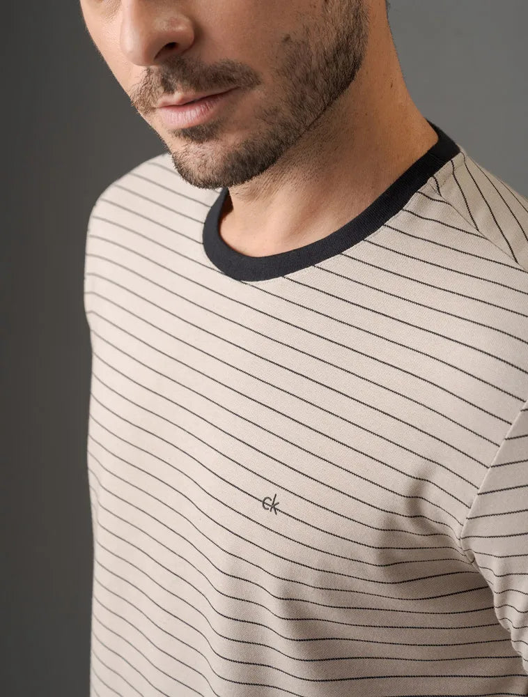 CAMISETA MC CK MASC PIQUET LISTRADO SILK OFF WHITE